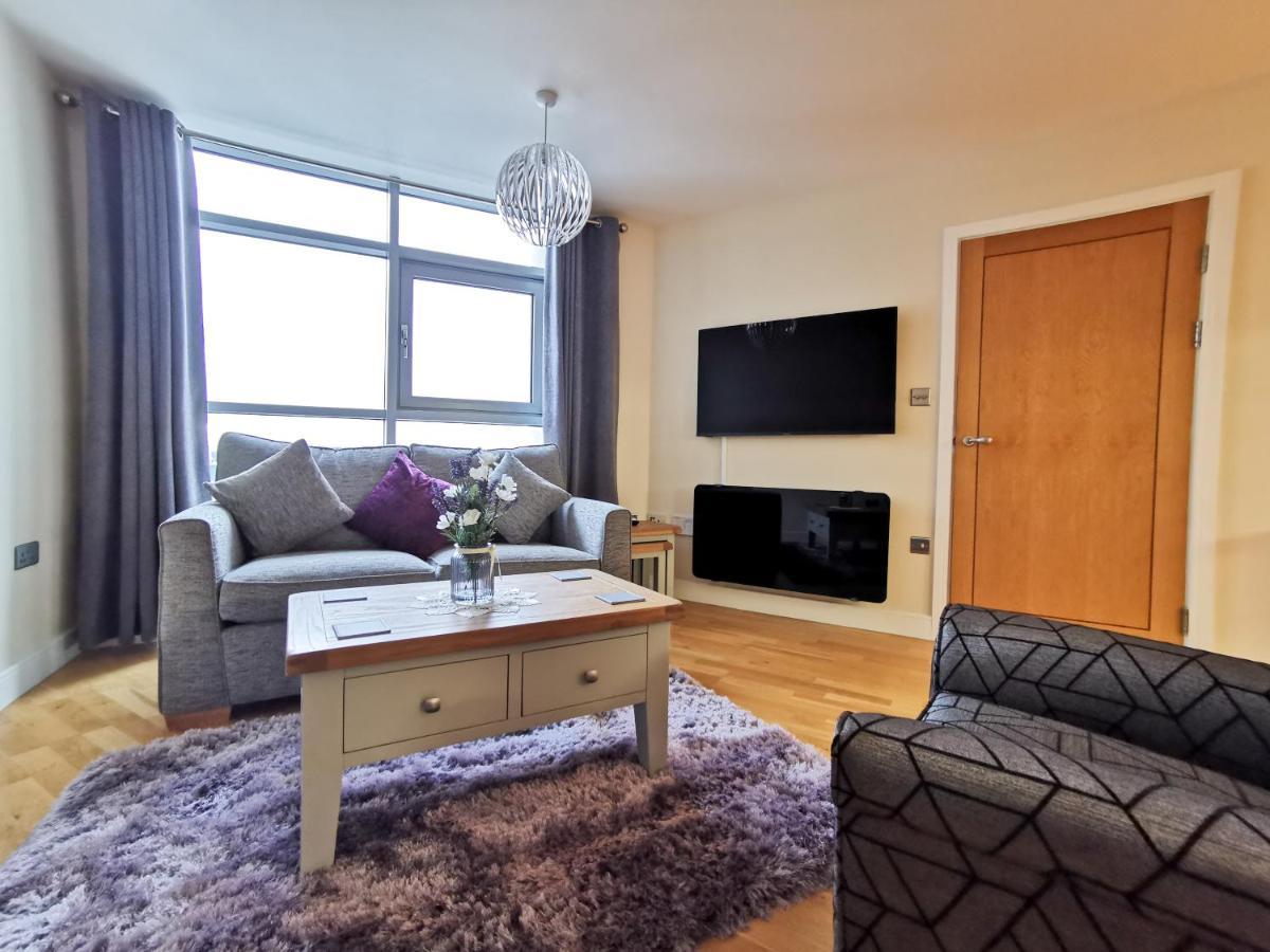 2 Bedroom City Centre Apartment With Free Parking Cardiff Esterno foto